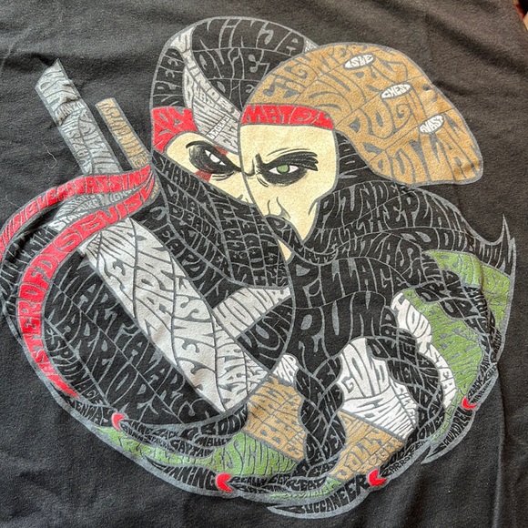 Loot Crate Pirates v Ninjas t-shirt - Picture 1 of 2